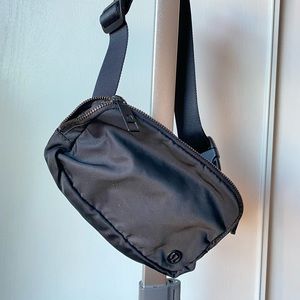 Lululemon Everywhere Belt Bag 1L